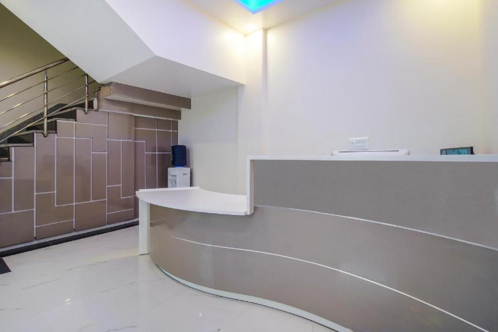 Hotel Classic Paradise Нью-Дели Экстерьер фото