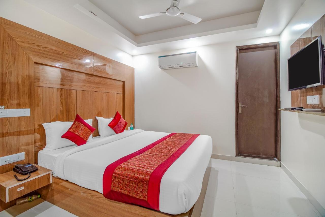 Hotel Classic Paradise Нью-Дели Экстерьер фото