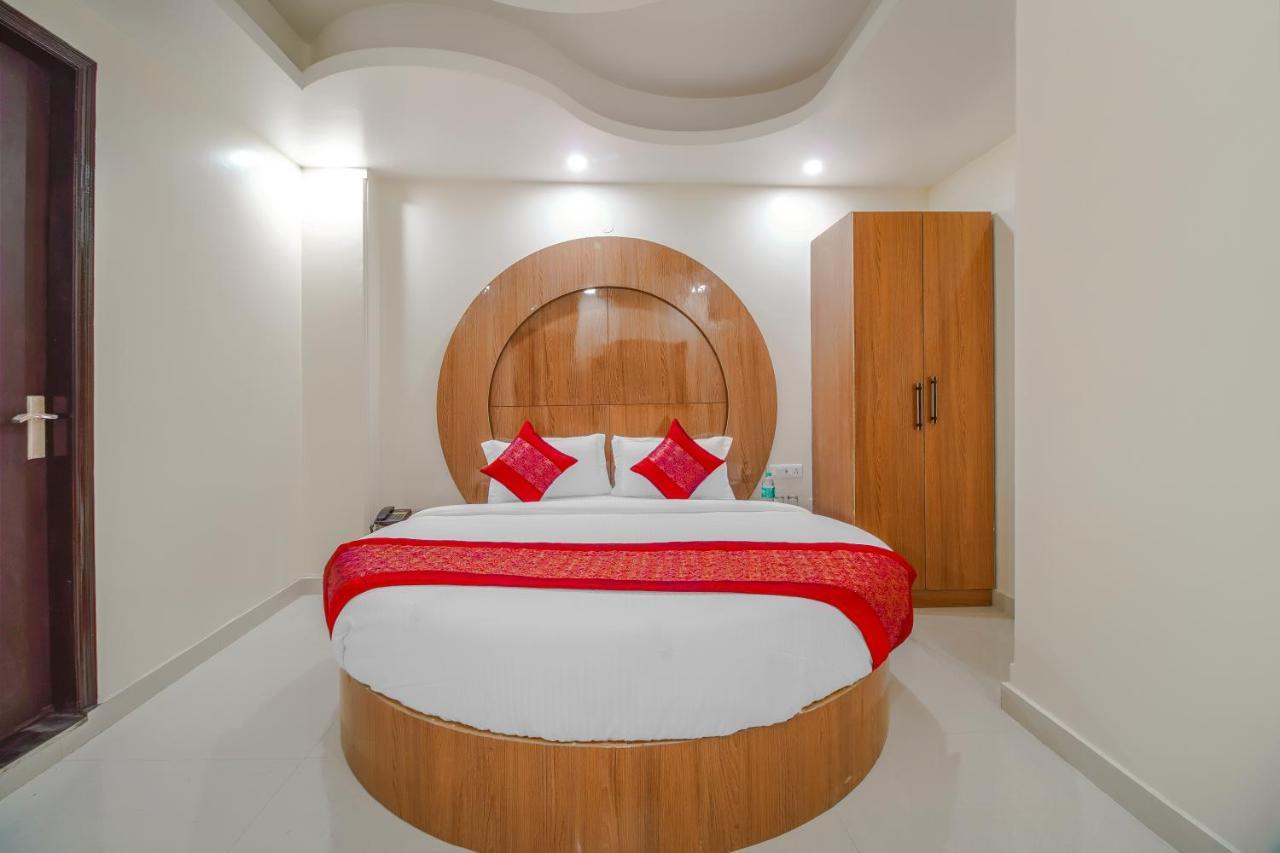 Hotel Classic Paradise Нью-Дели Экстерьер фото
