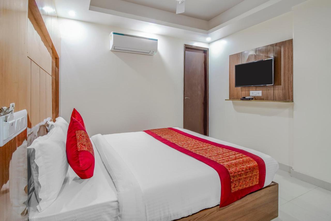 Hotel Classic Paradise Нью-Дели Экстерьер фото