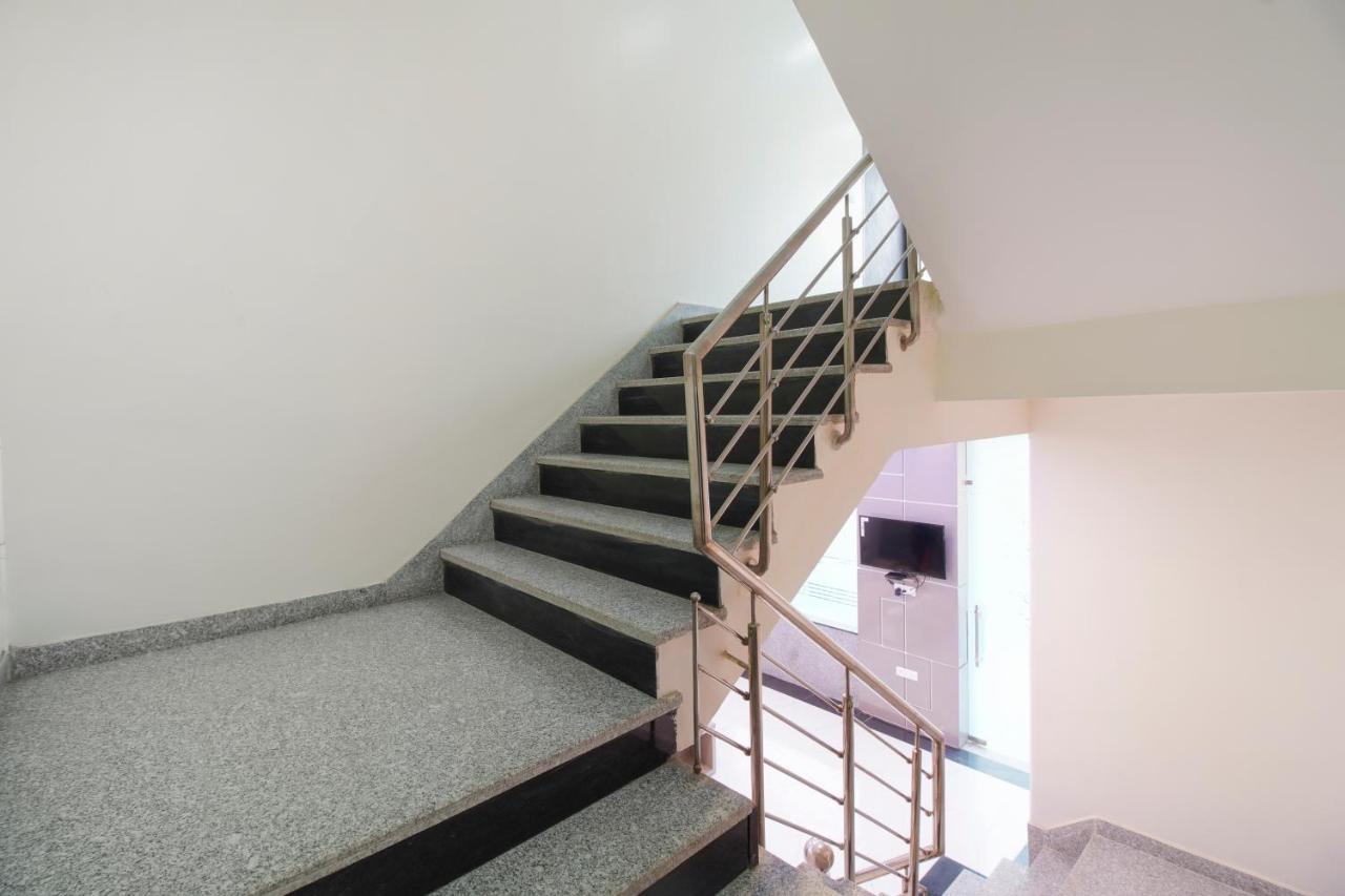 Hotel Classic Paradise Нью-Дели Экстерьер фото